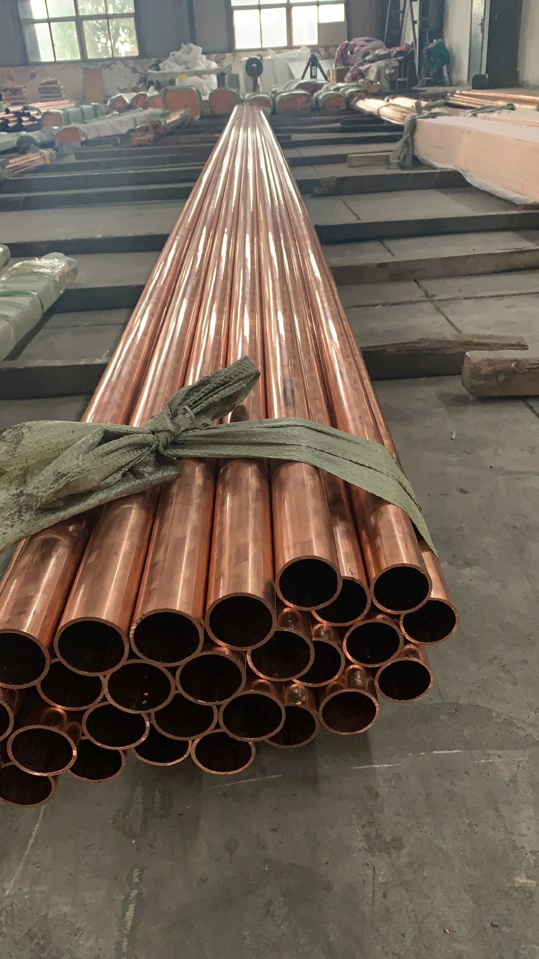 Tubo desnudo del calor C101 del cobre de cobre puro recto inconsútil retirado a frío rígido del tubo